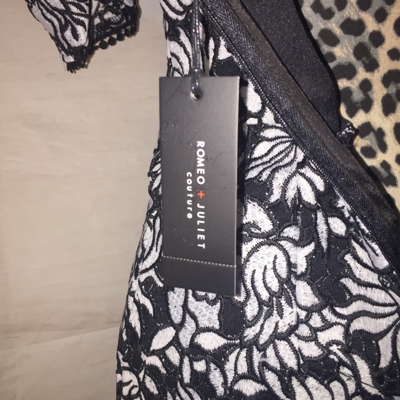 NWT Romeo + Juliet Couture cold shoulder dress - Picture 14 of 16